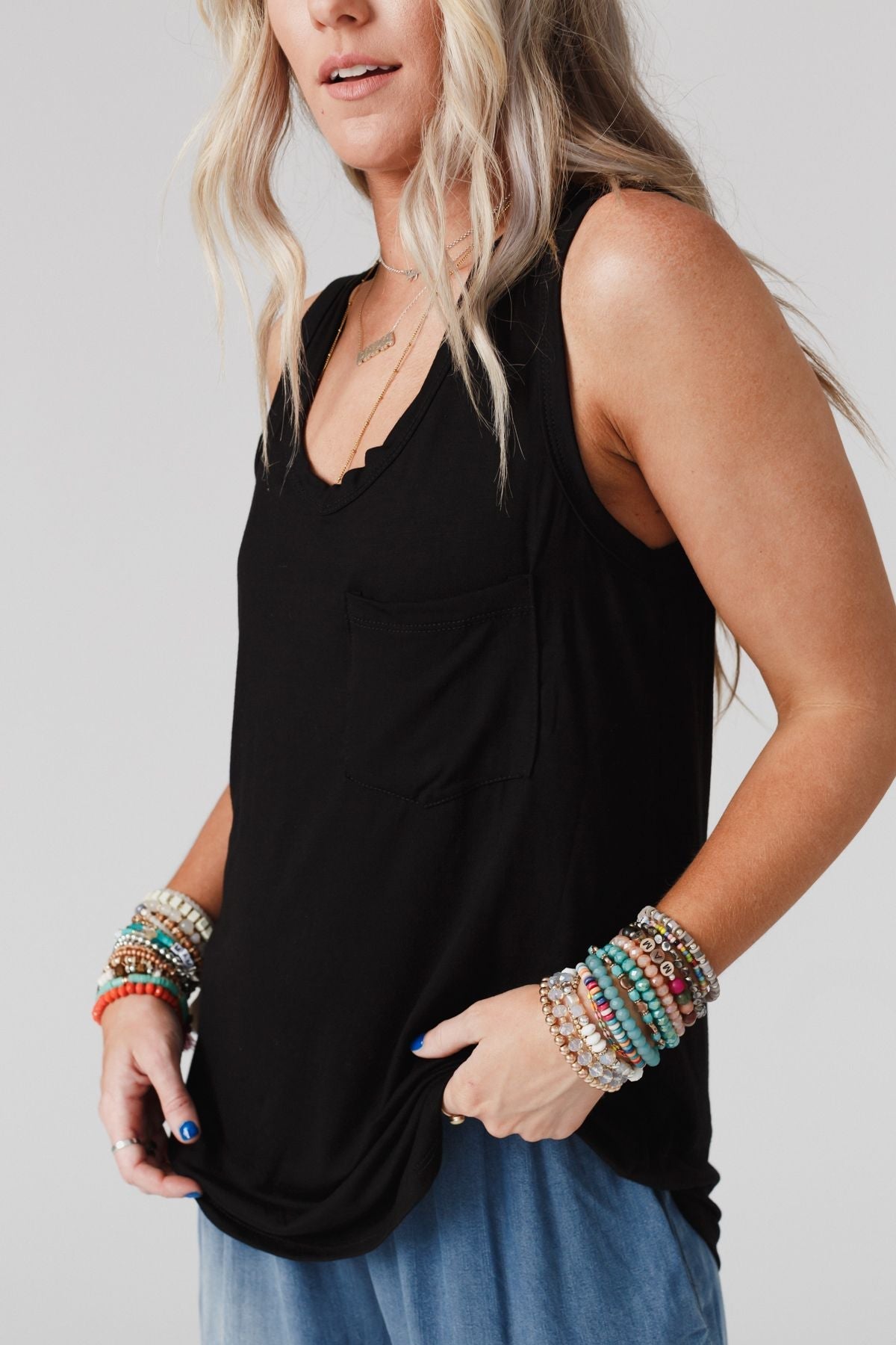 The Nest Shelli Scoop Neck Tank Top - Black
