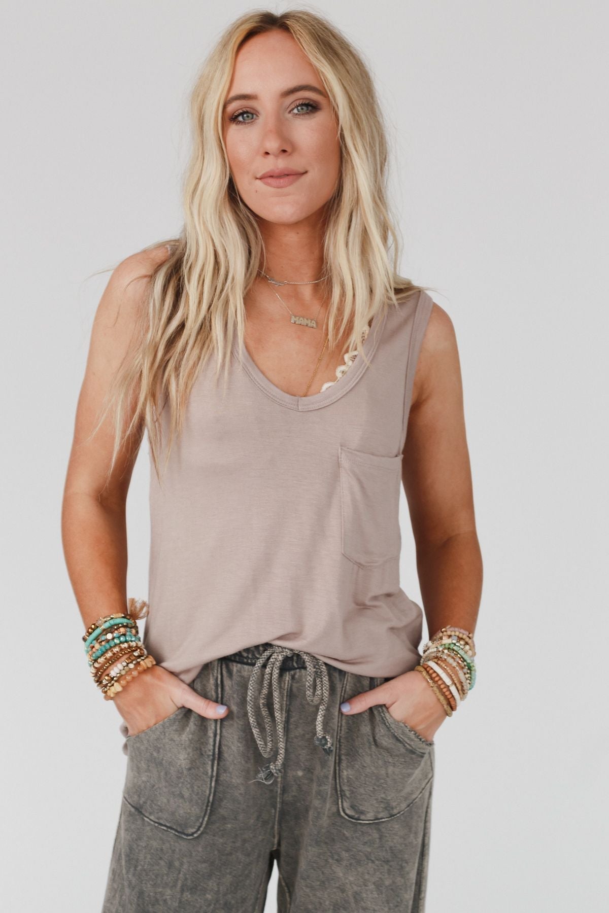 The Nest Shelli Scoop Neck Tank Top - Dark Mocha