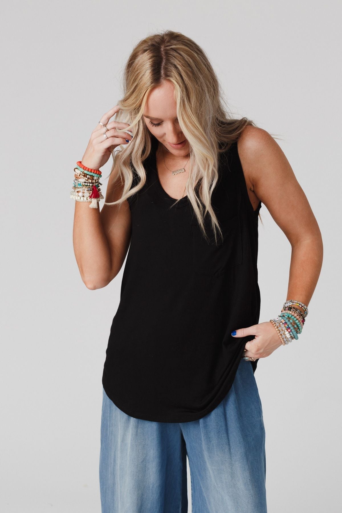 The Nest Shelli Scoop Neck Tank Top - Black